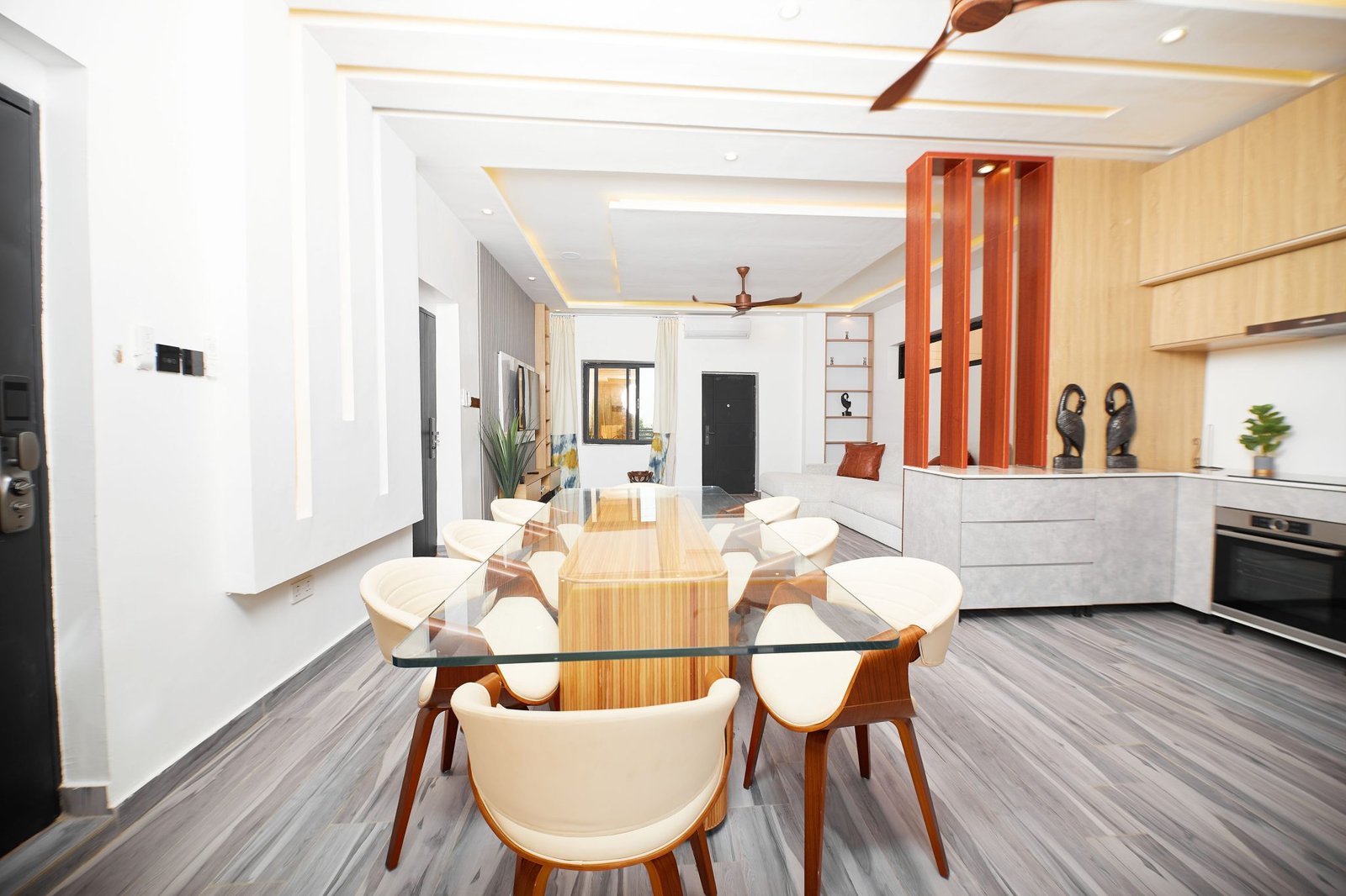River Hills Dining and Suite Experience